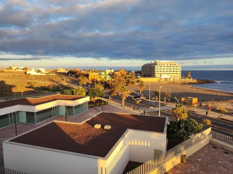 El Medano Beachfront Triplex Penthouse With Pool, Rooftop, Sea View Zewnętrze zdjęcie